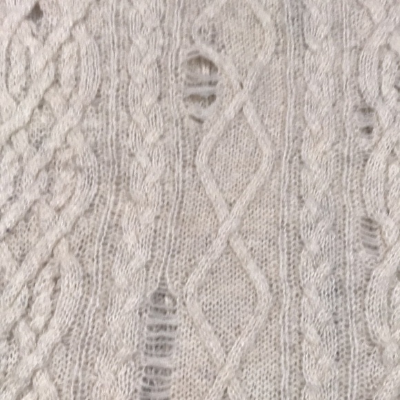 Free People Oversized Ivory Distressed Look Cable Knit Cowl Neck Sweater size XS - Picture 4 of 7